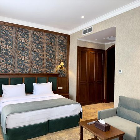 Midway Baku Hotel Eksteriør billede