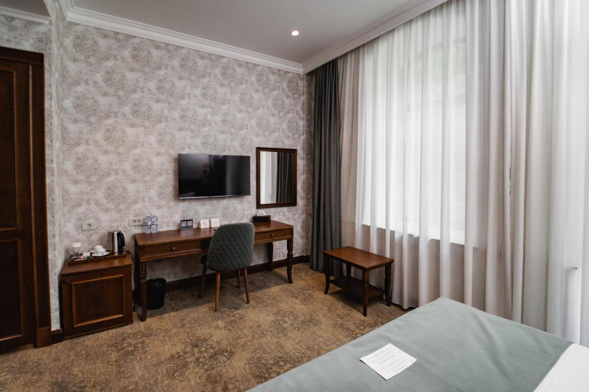 Midway Baku Hotel Eksteriør billede