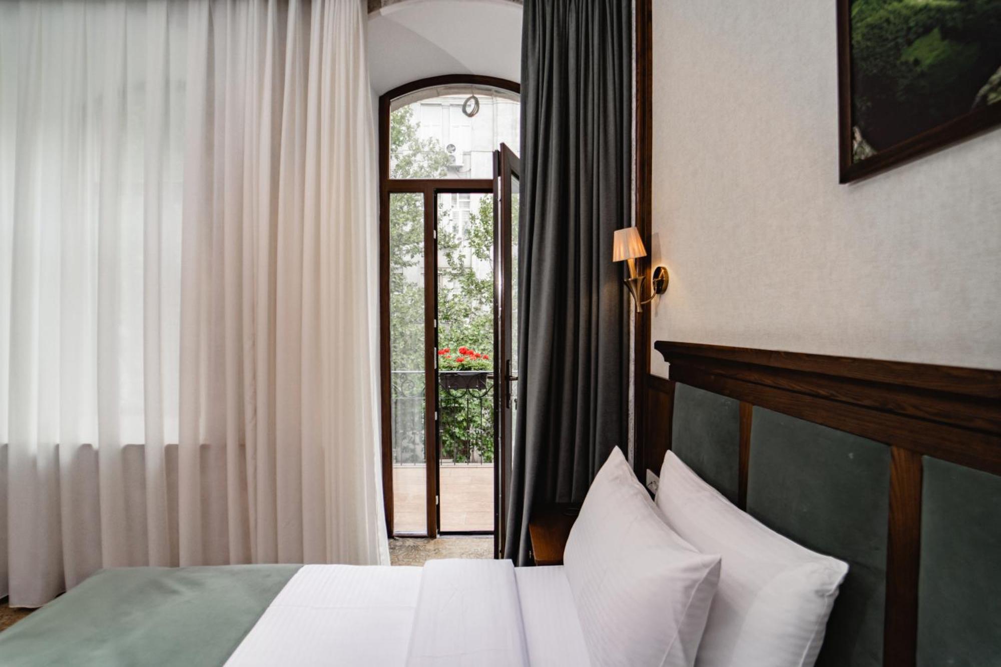 Midway Baku Hotel Eksteriør billede