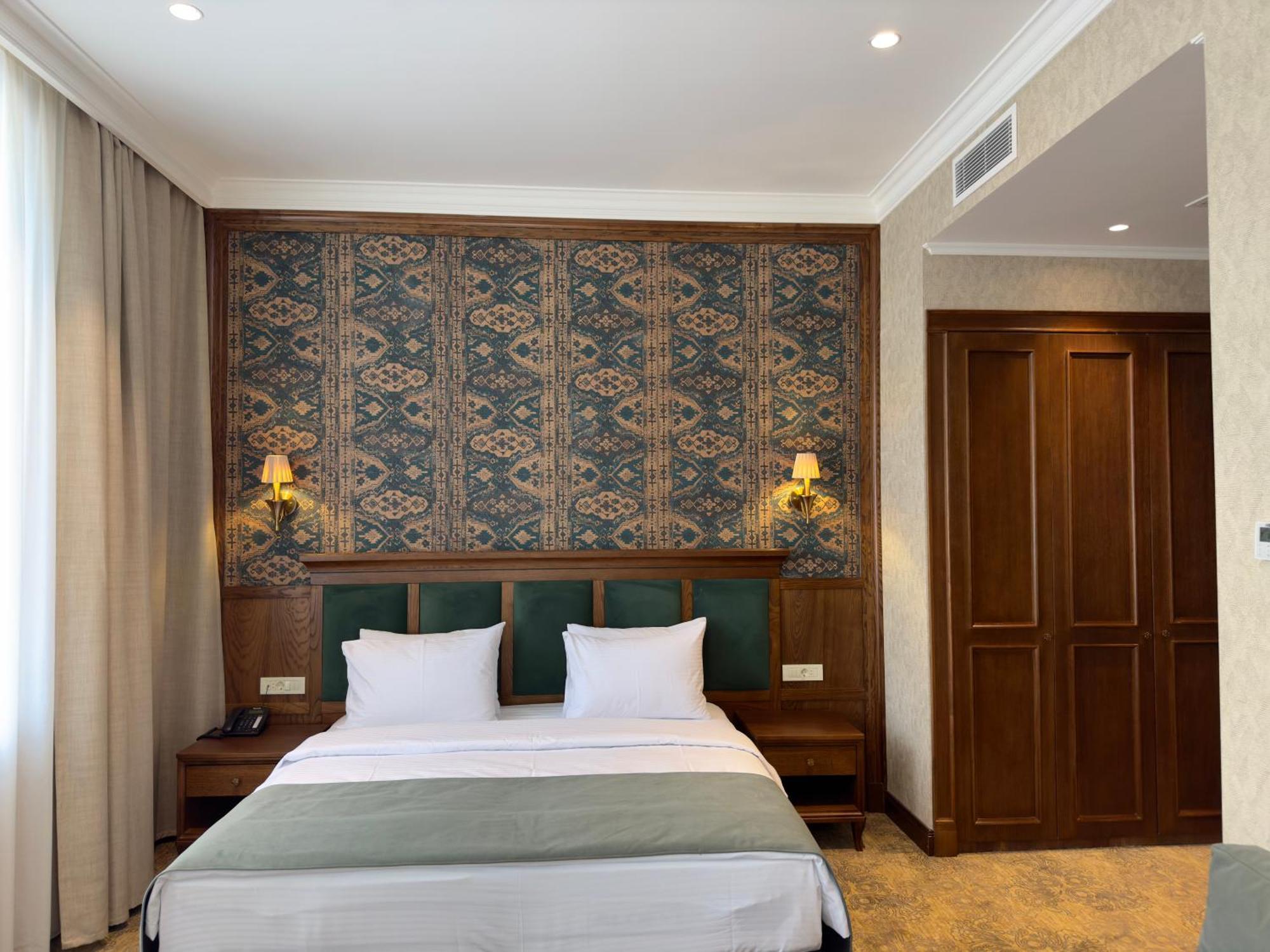 Midway Baku Hotel Eksteriør billede