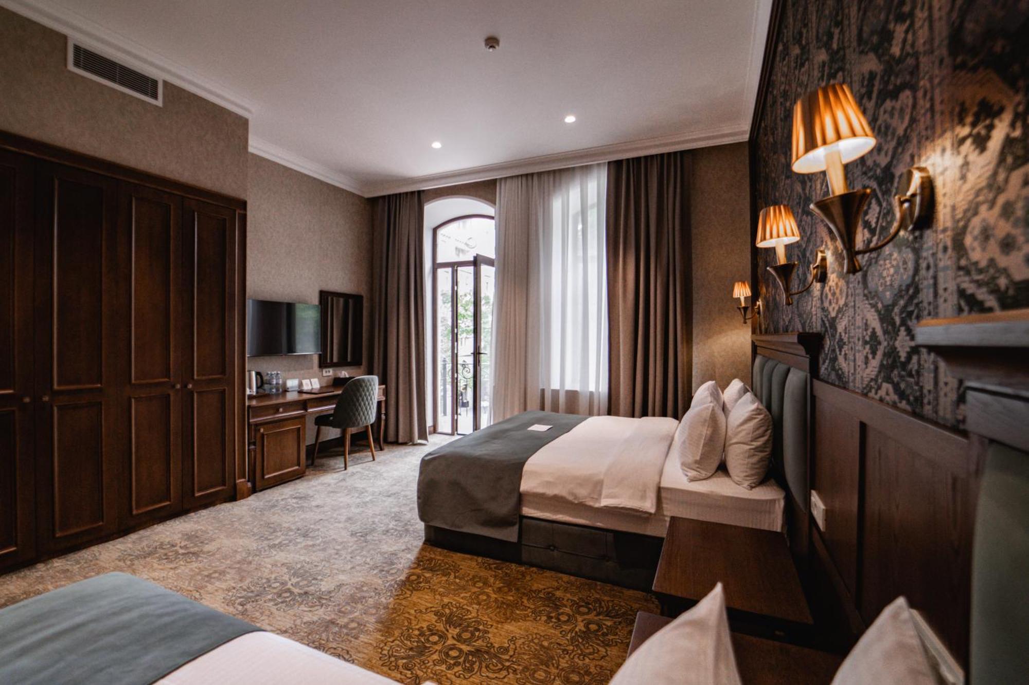 Midway Baku Hotel Eksteriør billede