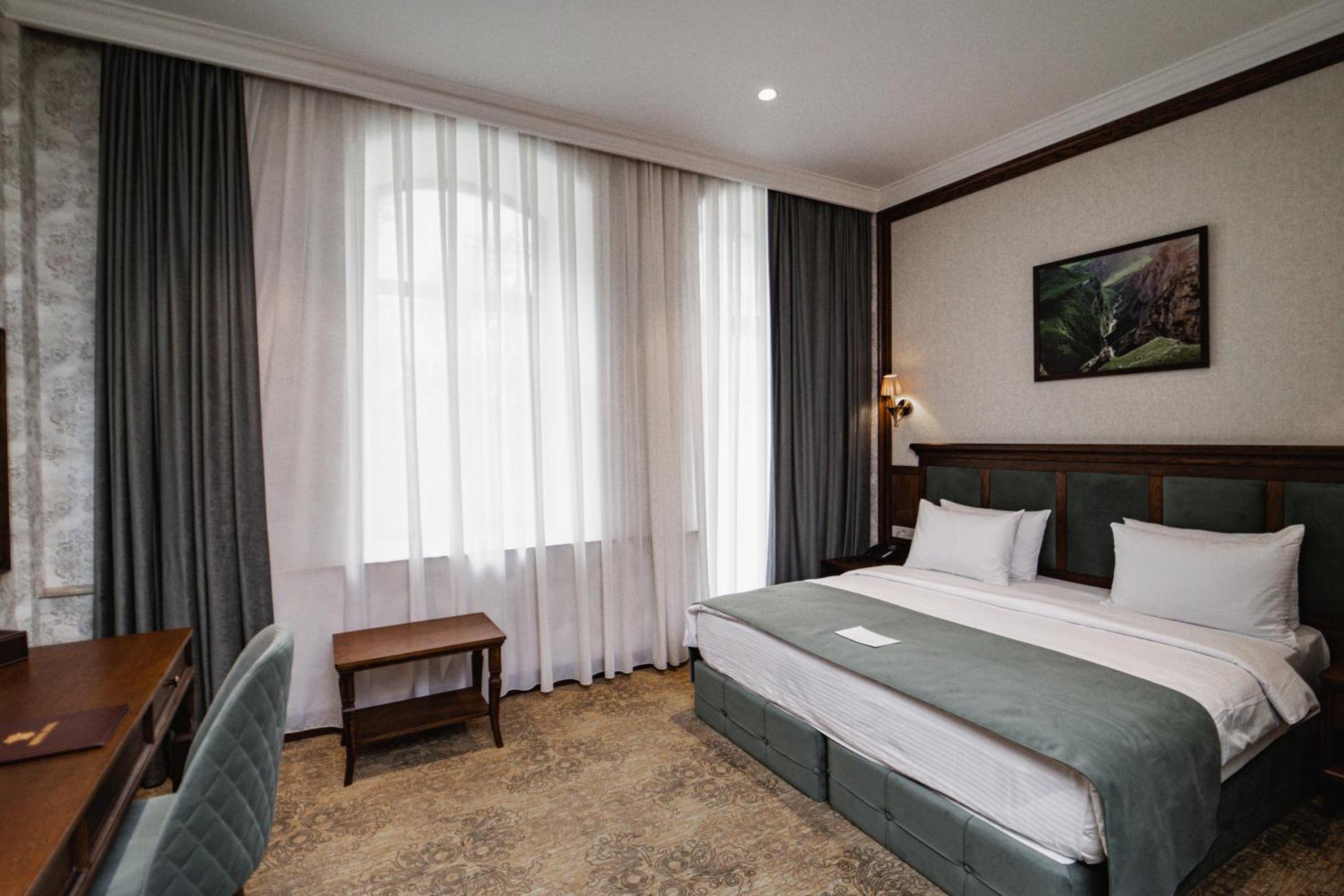 Midway Baku Hotel Eksteriør billede