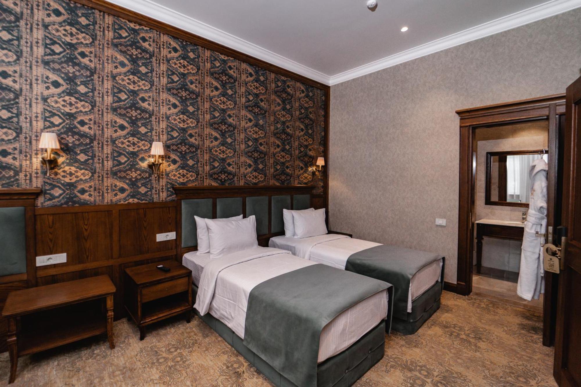 Midway Baku Hotel Eksteriør billede